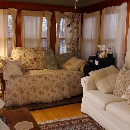 Como Lake Bed And Breakfast-3